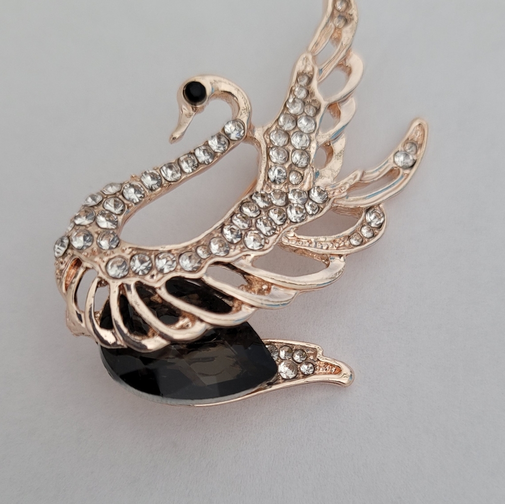 Gold swan Rhinestones work Black and gold Brooch p